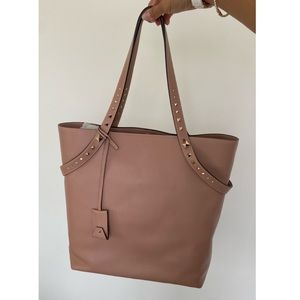 *SOLD* 100% authentic Valentino Rockstud Tote